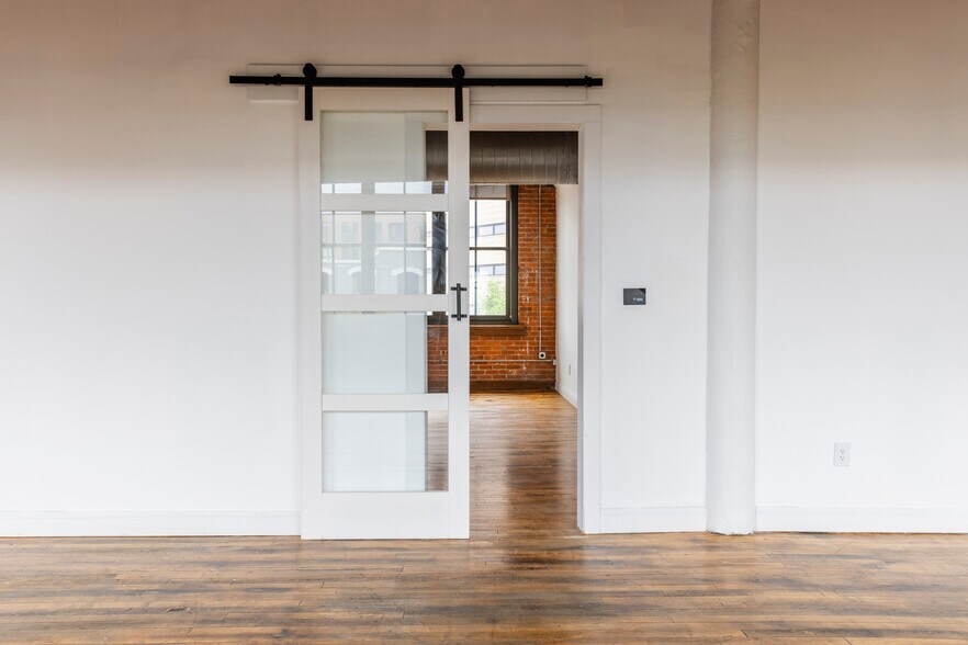More Photos Of 1100 Sycamore St, Cincinnati Loft Creative Space For Lease