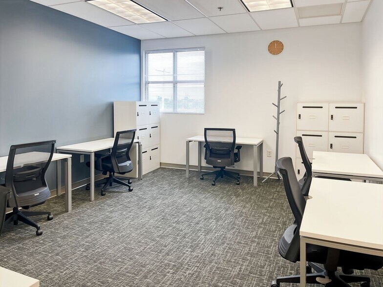 More Photos Of 1 Oakwood Dr, Scranton Coworking Space