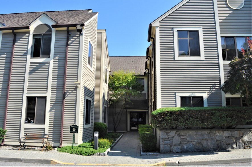 More Photos Of 190 Goldens Bridge Rd, Katonah Medical For Lease