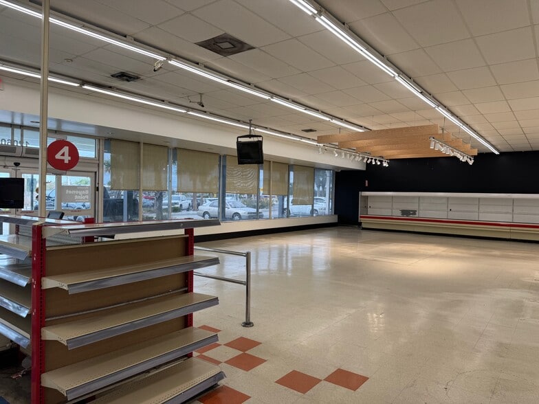 More Photos Of 12134 US Hwy 19, Hudson Unknown For Lease