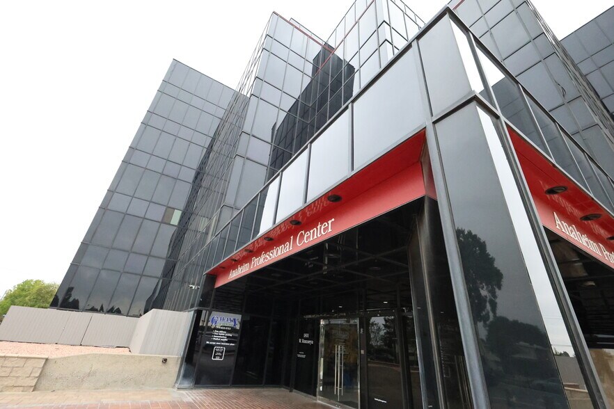 More Photos Of 1801 W Romneya Dr, Anaheim Office Residential For Lease