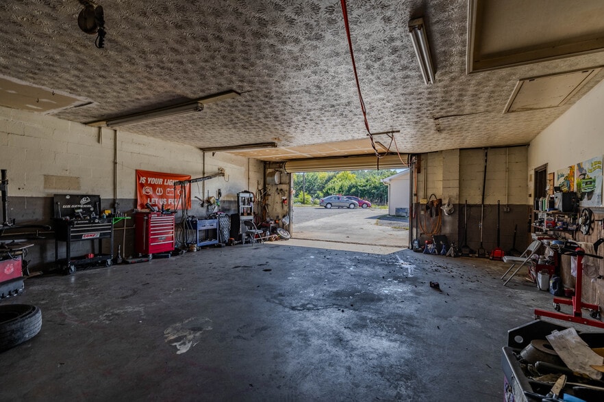 More Photos Of 36 W Butler St NW, Rome Specialty For Sale