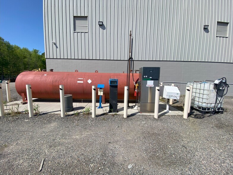 More Photos Of 961 Michael Dr, Chesapeake Warehouse For Sale