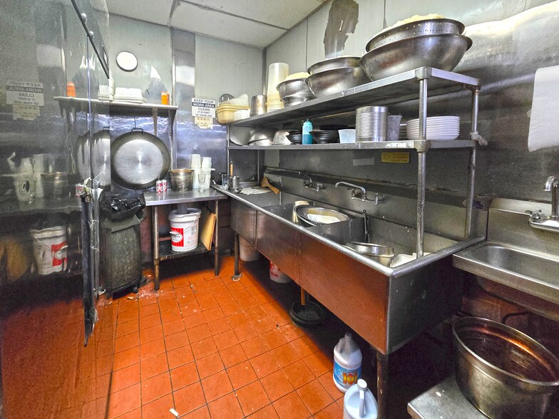 More Photos Of 609 Franklin Ave, Brooklyn Hospitality For Lease