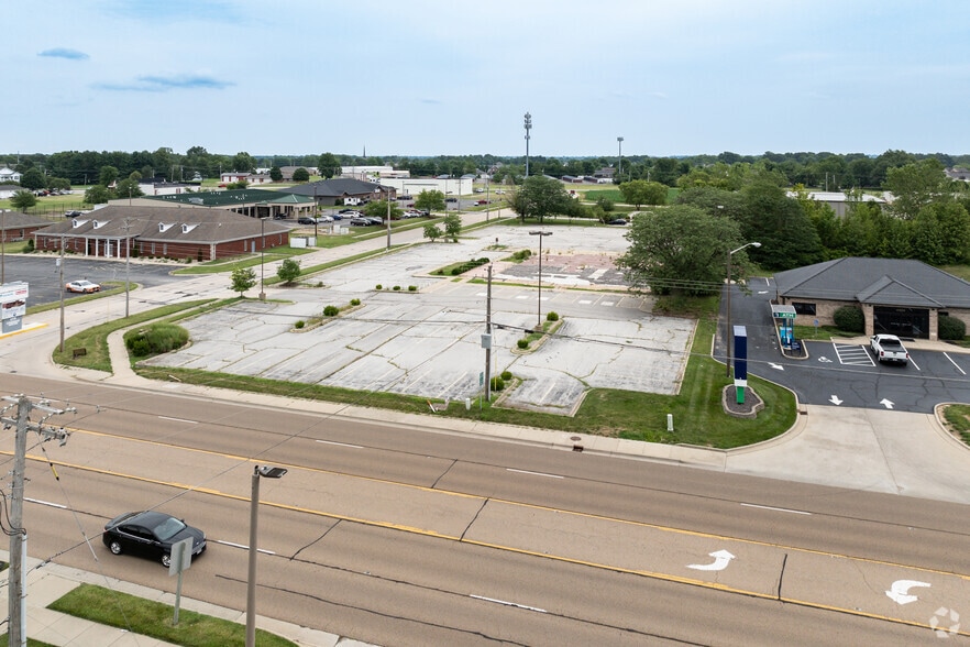 More Photos Of 4390 N Illinois St, Swansea Land For Sale