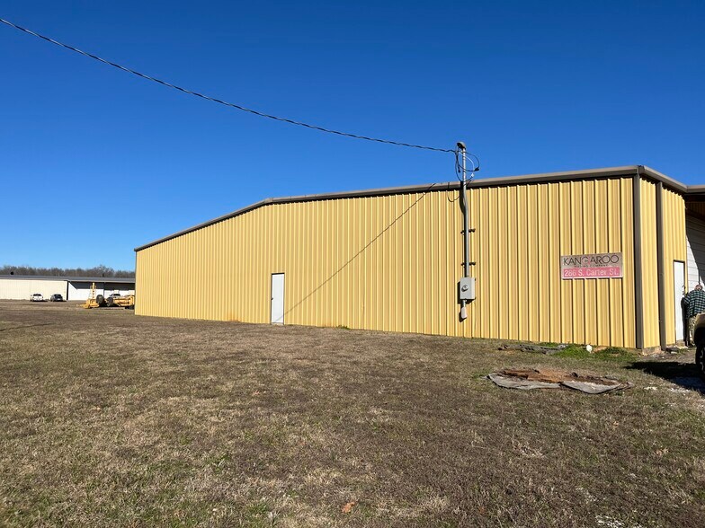 More Photos Of 286 Carter St, Okolona Warehouse For Lease
