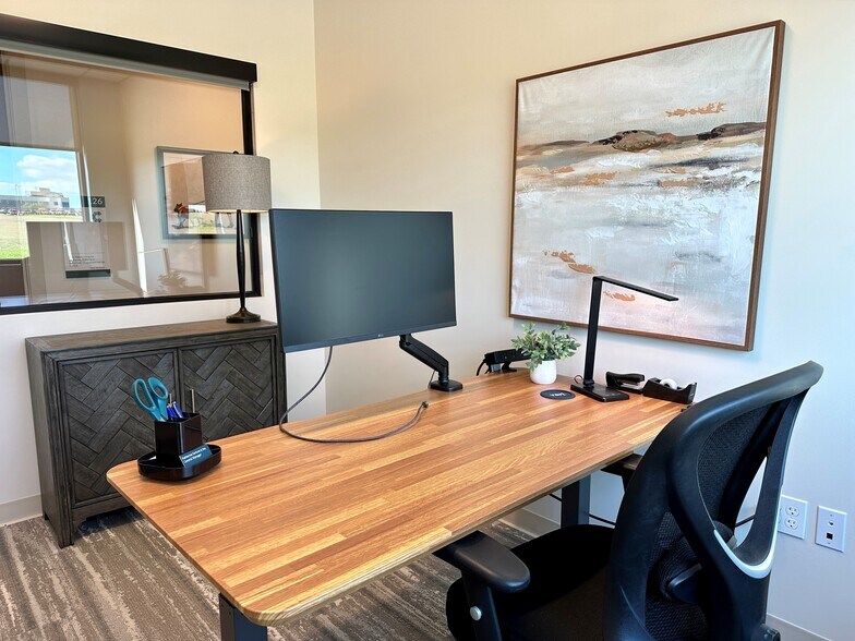 More Photos Of 4324 Mapleshade Ln, Plano Coworking Space