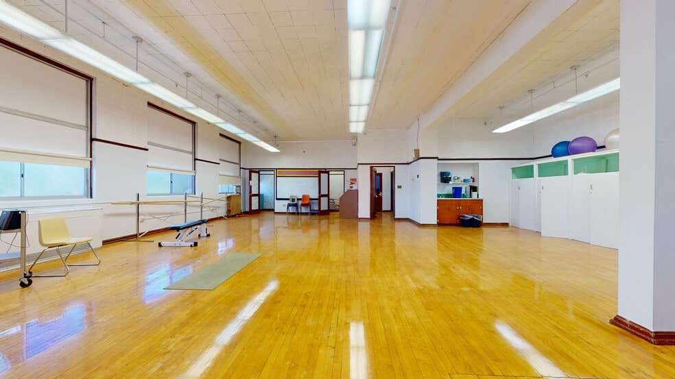 More Photos Of 410 Colorado Ave, Laurel Office For Sale