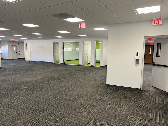 More Photos Of 2985 S Ridge Rd, Green Bay Medical For Lease