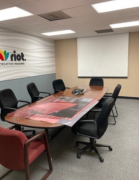 More Photos Of 6300 Gulfton St, Houston Office For Sale