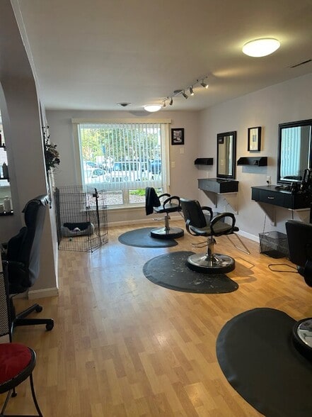 More Photos Of 15-19 Pray St, Amherst Storefront Retail Office For Lease