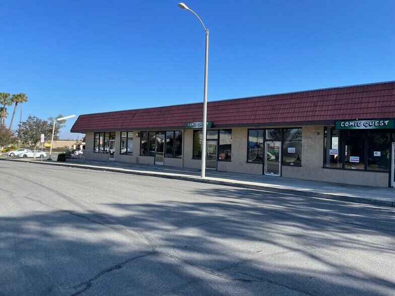 More Photos Of 23811 Bridger Rd, Lake Forest General Retail For Lease