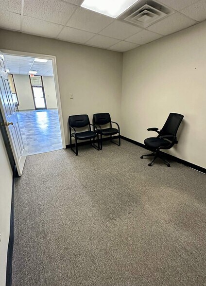 More Photos Of 2548 Fayetteville Rd, Lumberton Storefront Retail Office For Lease