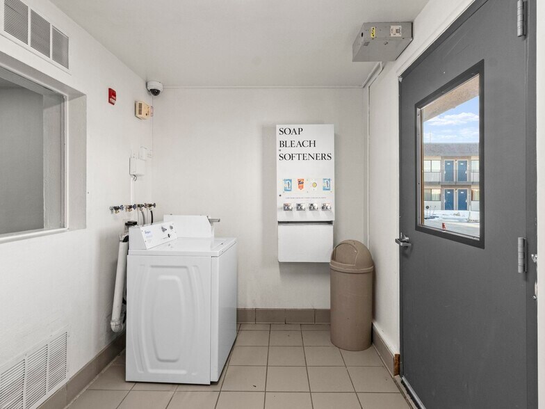 More Photos Of 1150 Wilkins Cir, Casper Hotel For Sale