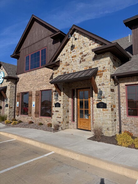 More Photos Of 1201 Magnolia Ct, Moore Office For Lease