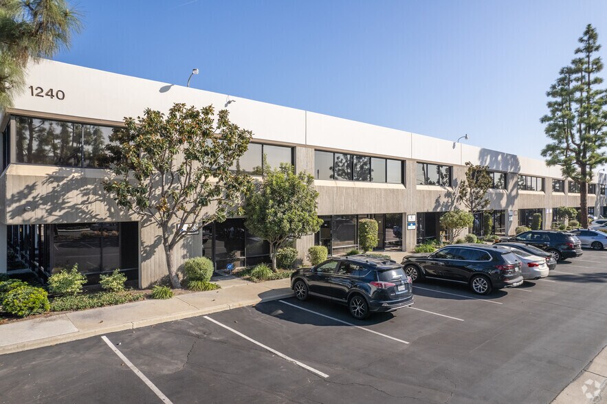 More Photos Of 1200 N Van Buren St, Anaheim Light Manufacturing For Lease