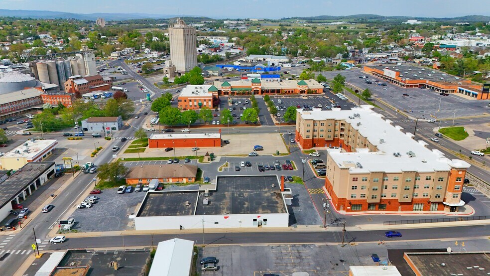 More Photos Of 60 E Rock St, Harrisonburg Light Distribution For Sale