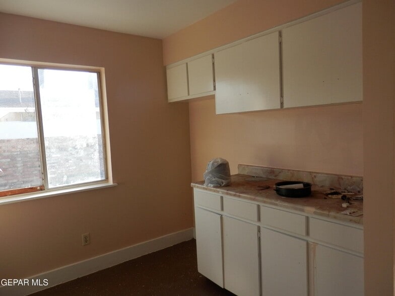More Photos Of 187 N Awbrey St, El Paso Apartments For Sale