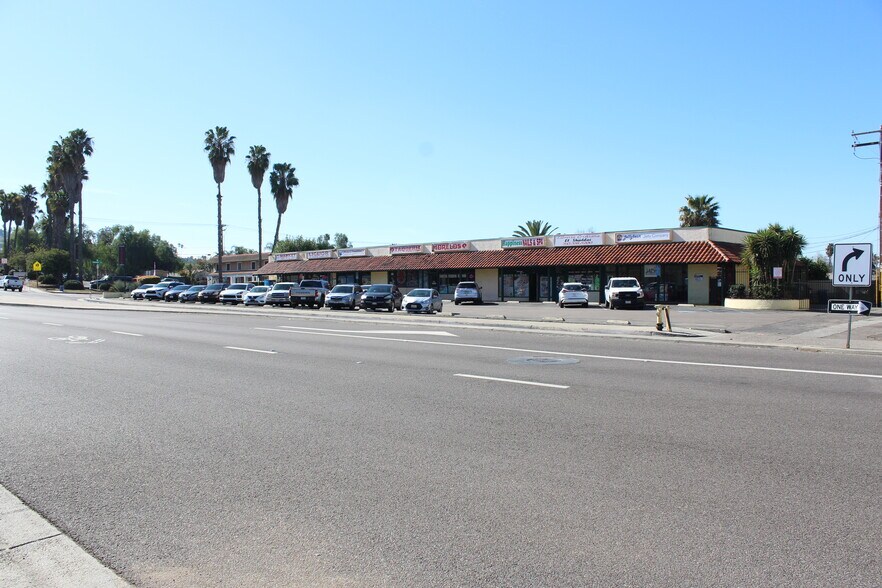 More Photos Of 305-321 N Ash St, Escondido Storefront For Lease