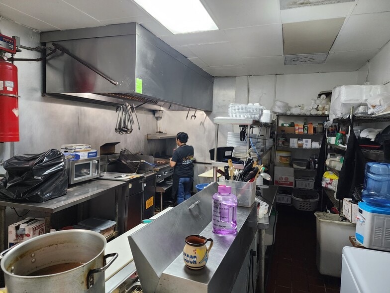 More Photos Of 3215 Davie Blvd, Fort Lauderdale Restaurant For Sale