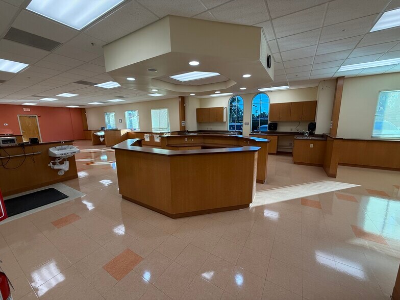 More Photos Of 15300 S Jog Rd, Delray Beach Medical For Lease