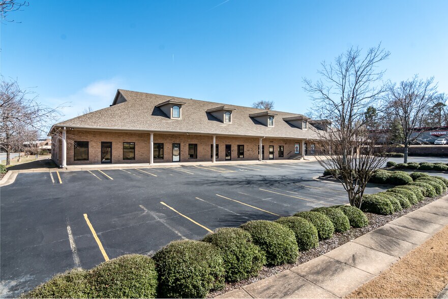 More Photos Of 11501 Huron Ln, Little Rock Office For Sale