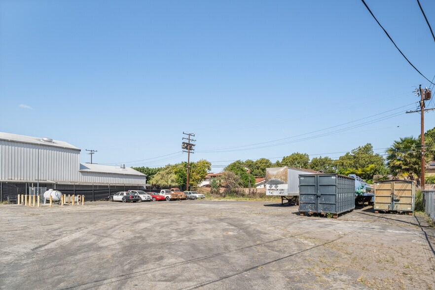 More Photos Of 3265 E 59th St, Long Beach Warehouse For Sale