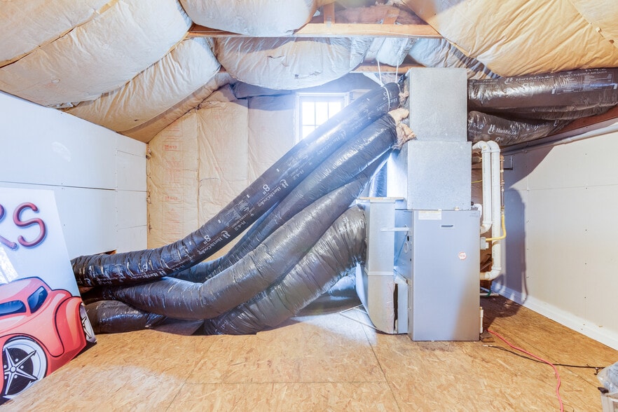 More Photos Of 702 Industrial Blvd, Latrobe Freestanding For Sale