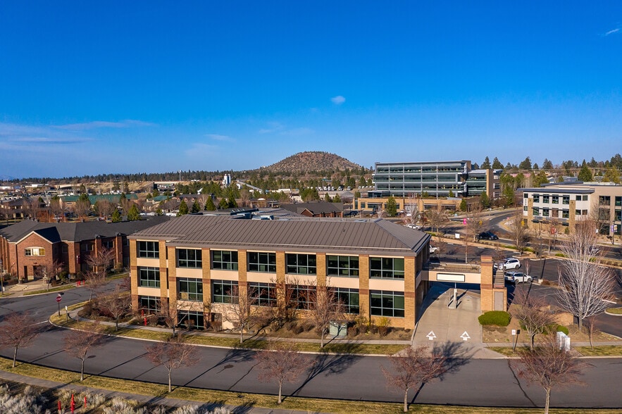 More Photos Of 233 SW Wilson Ave, Bend Office For Lease