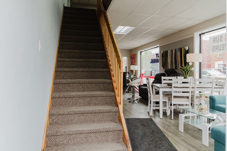 More Photos Of 1805-1807 Rue Beaubien E, Montréal Storefront For Lease