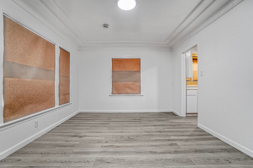 More Photos Of 162 W 65th St, Los Angeles Multifamily For Sale