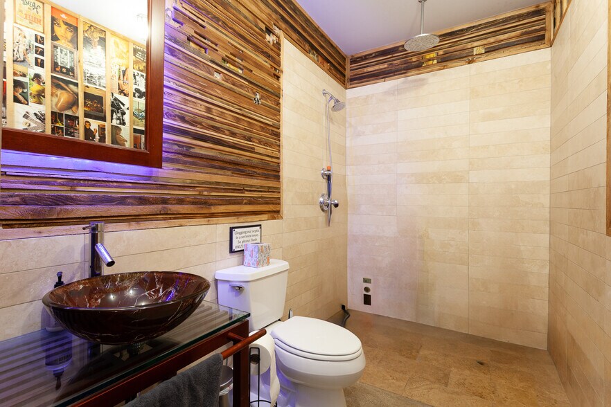 More Photos Of 2425 W 14th St, Chicago Loft Creative Space For Lease