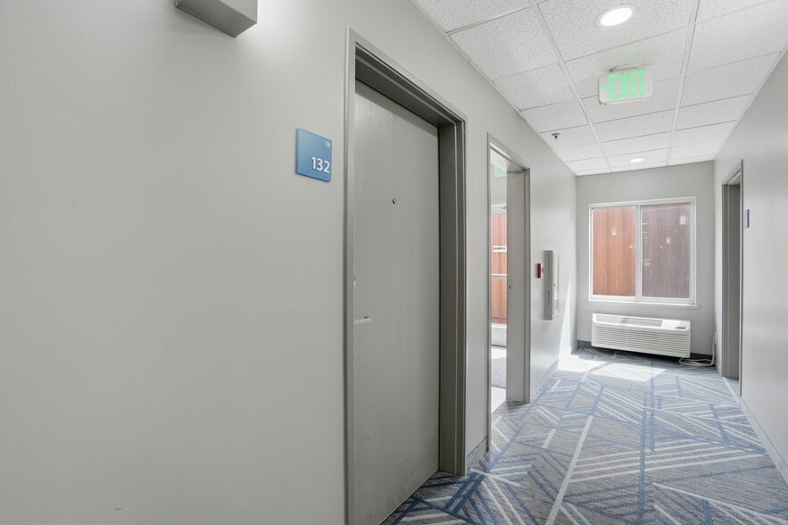 More Photos Of 10680 S Auto Mall Dr, Sandy Hotel For Sale