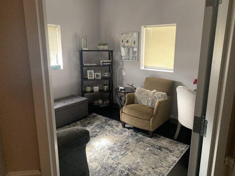 More Photos Of 2001 Waterdam Plaza Dr, McMurray Office For Lease