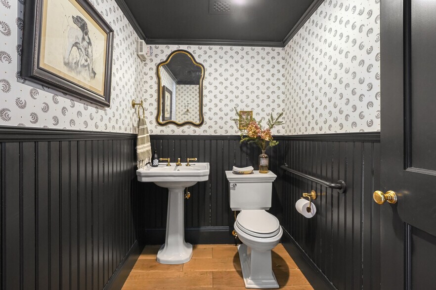 More Photos Of 259 Westchester Ave, Pound Ridge Storefront For Sale