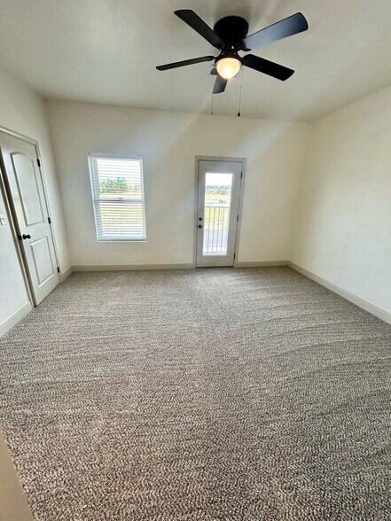 More Photos Of 2 S Hunsley Hills Blvd, Canyon Apartments For Sale