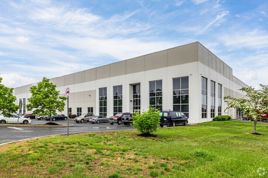 More Photos Of 201 Middlesex Center Blvd, Monroe Township Industrial For Sale