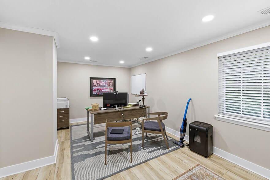 More Photos Of 4651 Roswell Rd NE, Atlanta Medical For Lease
