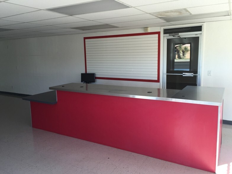 More Photos Of 1709 N Solano Ave, Las Cruces General Retail For Sale