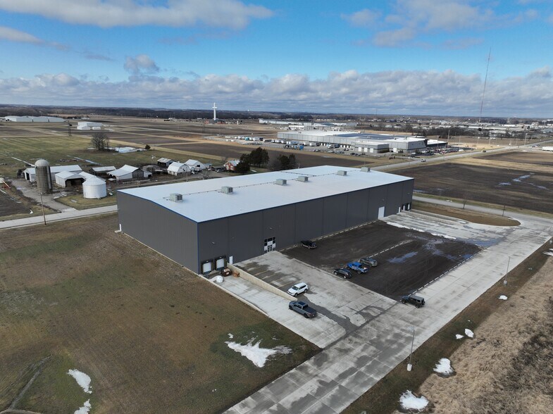 More Photos Of 2300 Raney, Effingham Warehouse For Lease