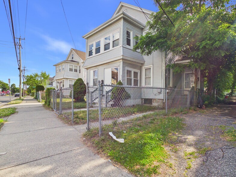 Primary Photo Of , Springfield Multifamily For Sale