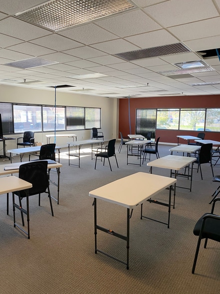 More Photos Of 2780 Snelling Ave N, Roseville Medical For Lease