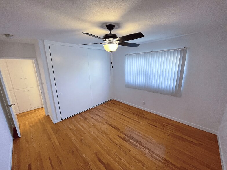 More Photos Of 1118 S Lake, Los Angeles Apartments For Sale