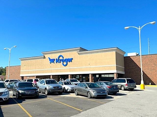 More Photos Of 822 W McKinley Ave, Mishawaka Storefront For Sale