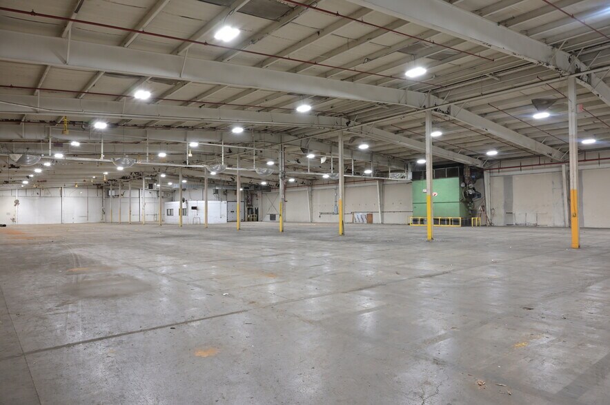 More Photos Of 2424 W 23rd St, Erie Manufacturing For Lease