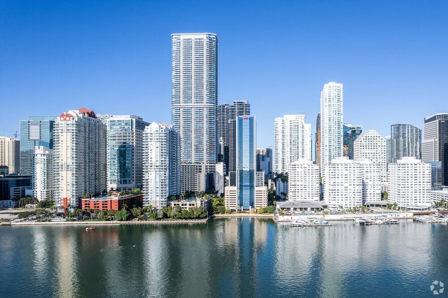 More Photos Of 1100 Brickell Bay Dr, Miami Office For Lease