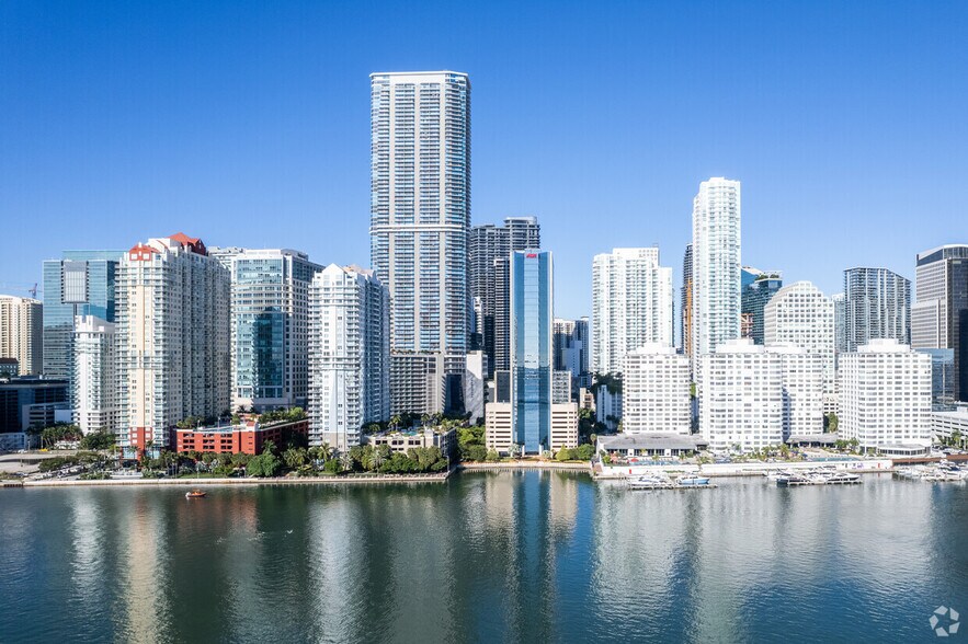 More Photos Of 1100 Brickell Bay Dr, Miami Office For Lease