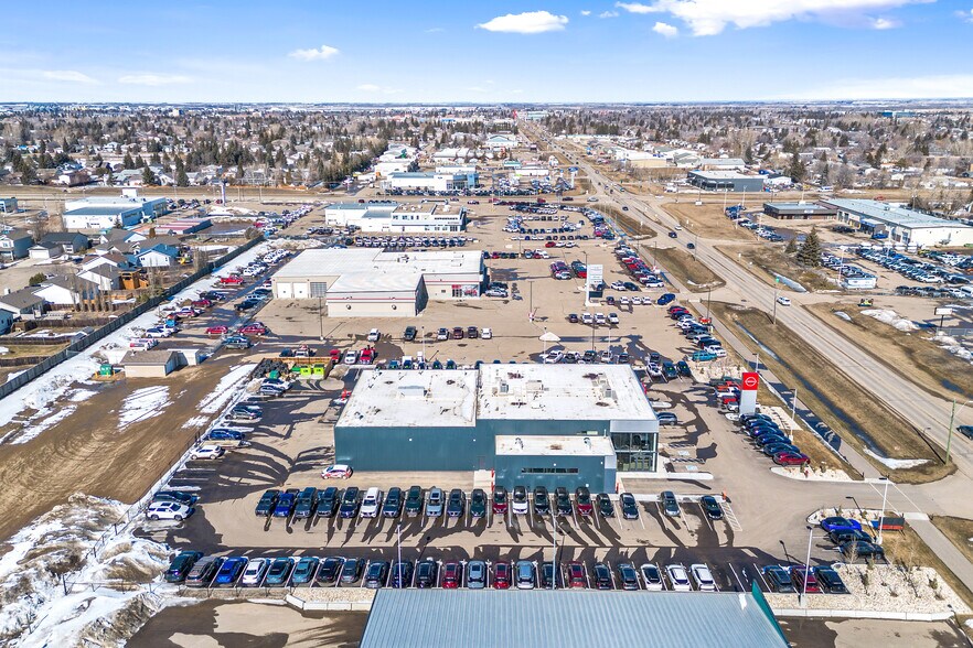 More Photos Of 2202 50 Av, Lloydminster Auto Dealership For Sale