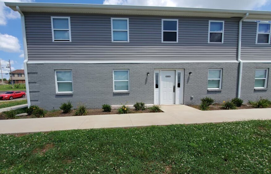 More Photos Of 200 N Hill N Dale St, Danville Apartments For Sale