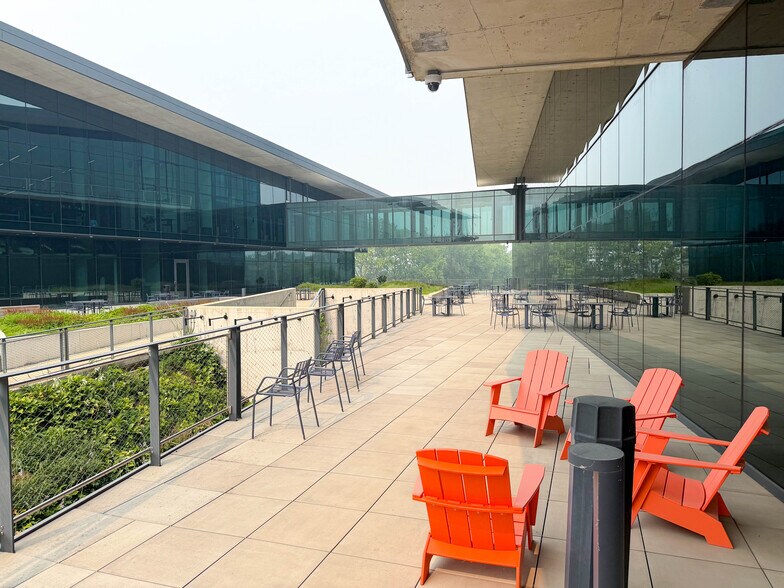 More Photos Of 910 John St, Columbus Office For Lease